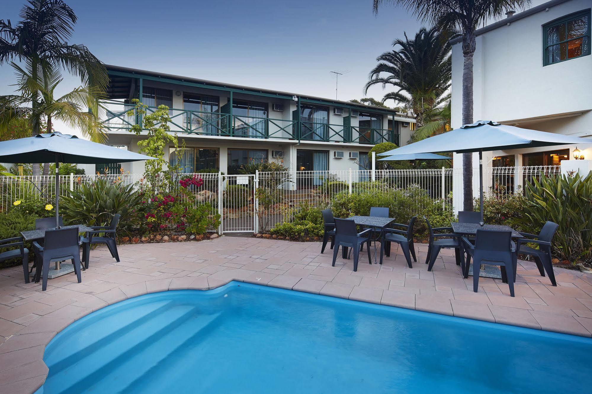 Windsor Lodge Perth Exterior photo