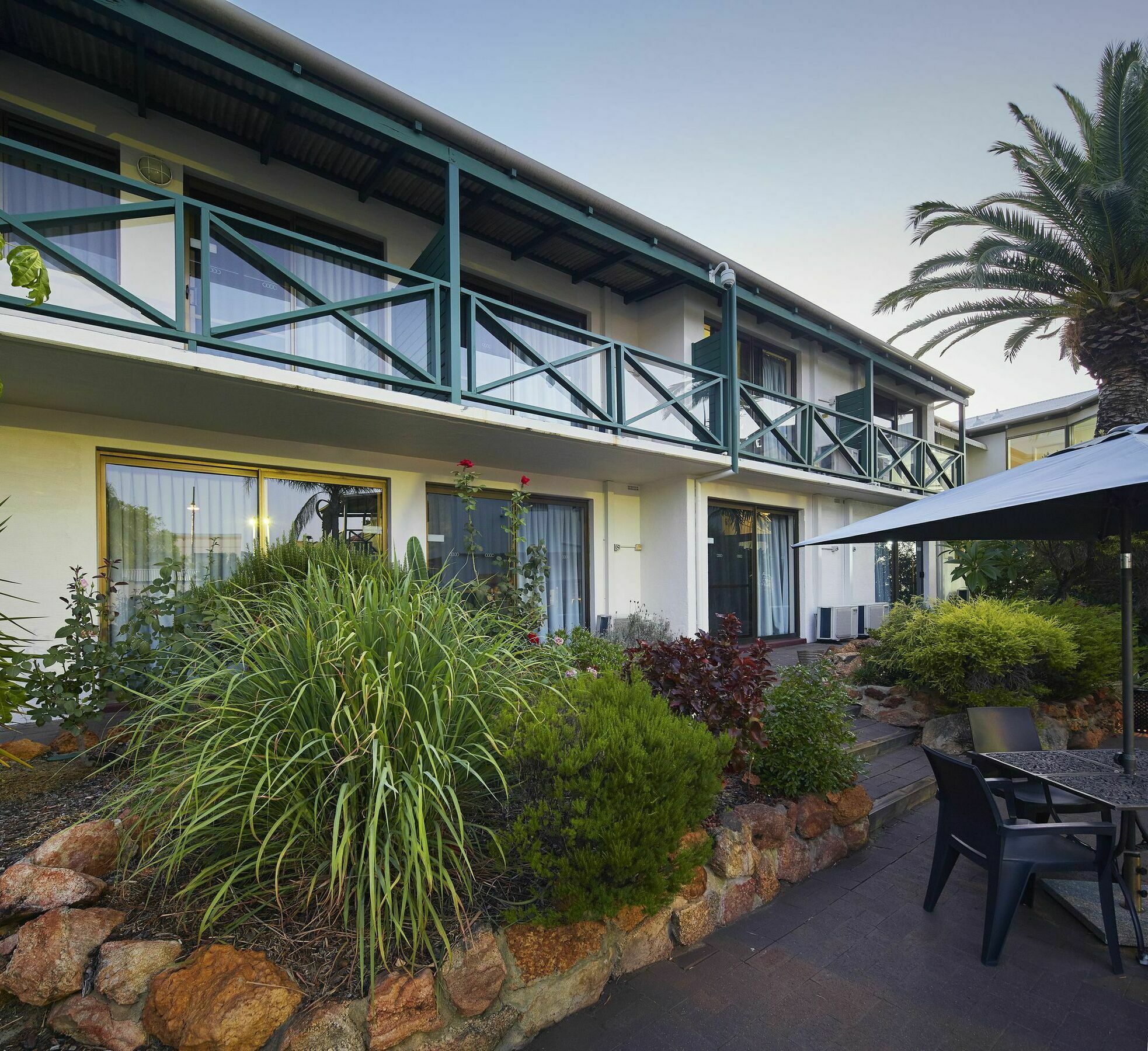 Windsor Lodge Perth Exterior photo